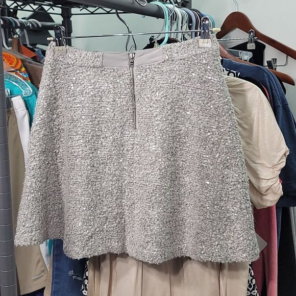 Alice & Olivia Silver Sequin skirt size 2 - Picture 2 of 6